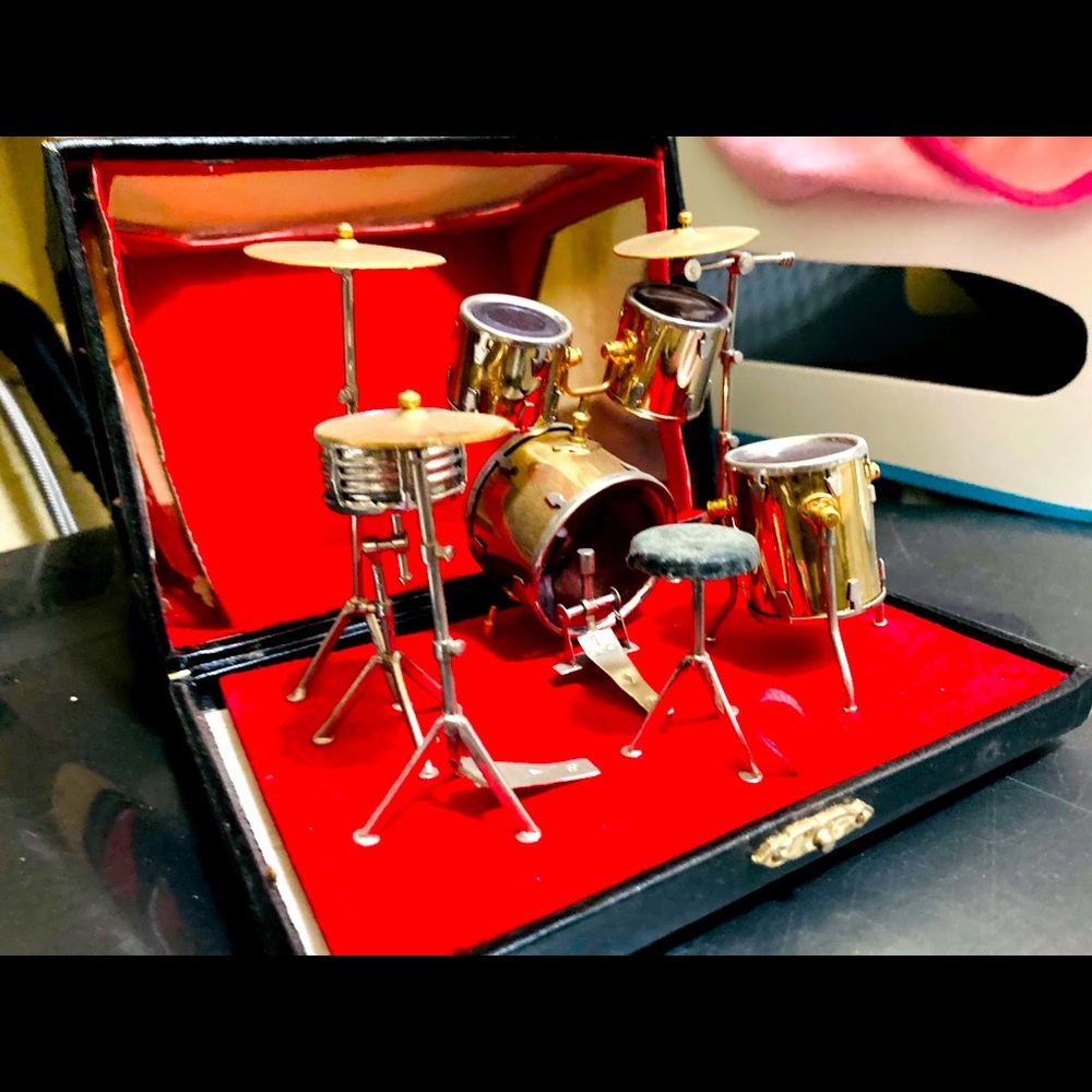 Mini drum display set